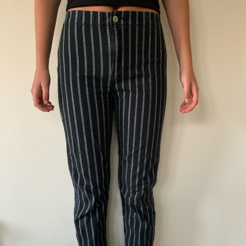 black/white pants!